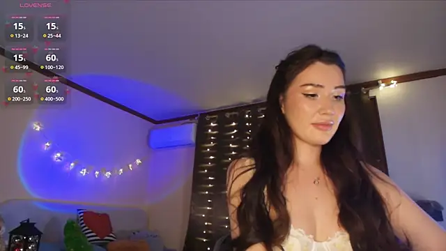 Snapshot of SoeTheReal chatting on December 13, 2025, 8:04 pm SoeTheReal online show from December 13, 2025, 8:04 pm