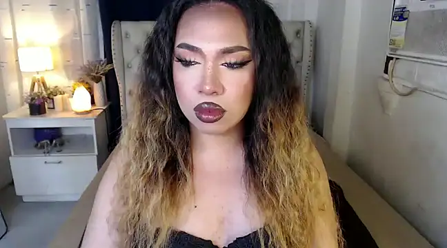 Snapshot of RebecaNextToYou chatting on January 6, 2025, 5:49 pm RebecaNextToYou online show from January 6, 2025, 5:49 pm