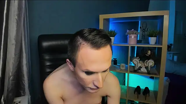 Cristal Connors online show from December 30, 2024, 1:36 pm