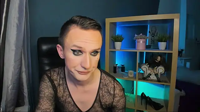 Cristal Connors online show from December 17, 2024, 8:12 am