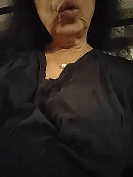 Susannemilf online show from April 12, 2026, 5:16 pm