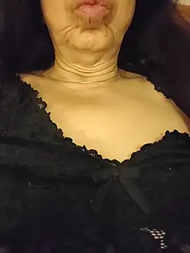 Susannemilf online show from November 8, 2025, 12:31 pm