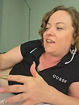 julimonroe online show from May 15, 2026, 11:58 pm