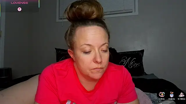 julimonroe online show from December 17, 2025, 3:11 am