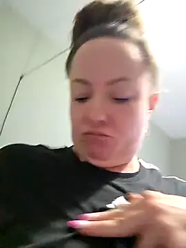 julimonroe online show from March 22, 2026, 10:22 pm