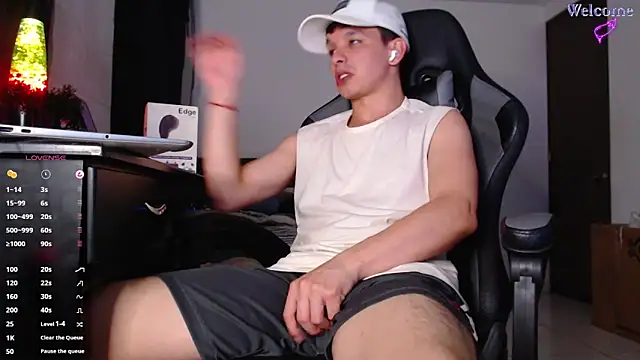 Snapshot of Angel-Twink chatting on February 12, 2026, 2:33 am Angel-Twink online show from February 12, 2026, 2:33 am