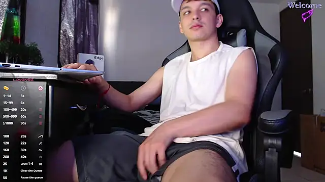 Snapshot of Angel-Twink chatting on February 12, 2026, 2:39 pm Angel-Twink online show from February 12, 2026, 2:39 pm