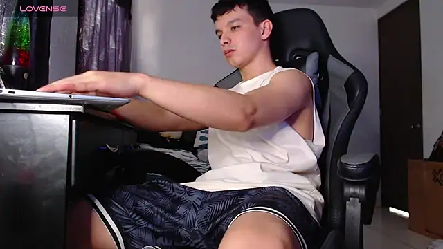Snapshot of Angel-Twink chatting on February 9, 2026, 9:46 pm Angel-Twink online show from February 9, 2026, 9:46 pm