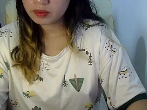    zurIII09  online show from October 4, 2025, 7:32 am