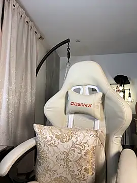 Stormiie777 online show from February 4, 2026, 11:33 pm