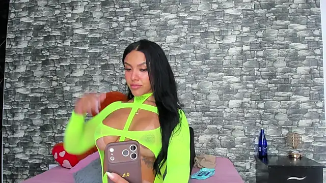 HeidyWillss online show from February 7, 2026, 7:33 pm