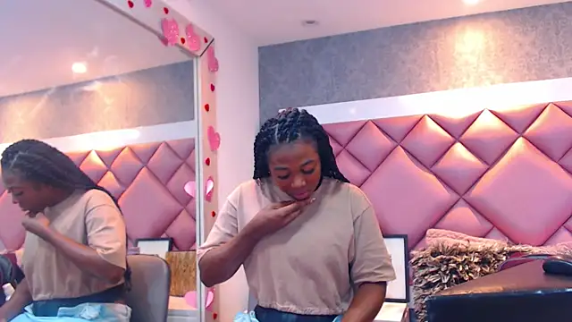 DanielaDuff online show from February 14, 2026, 7:36 pm