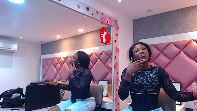 DanielaDuff online show from November 9, 2025, 7:51 pm