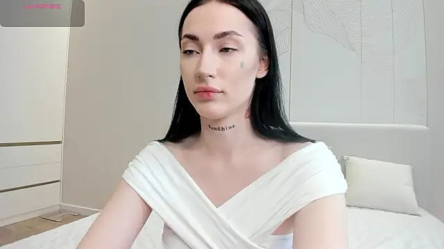 JenniferQueen11 online show from March 19, 2026, 7:30 am