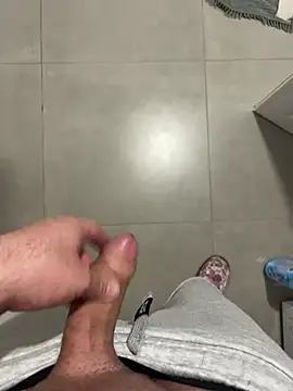 Snapshot of Vld121 chatting on March 5, 2025, 8:00 pm Vld121 online show from March 5, 2025, 8:00 pm