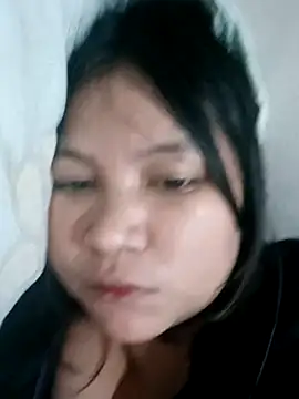 Snapshot of milkytitsmom4u chatting on October 3, 2025, 12:47 am milkytitsmom4u online show from October 3, 2025, 12:47 am