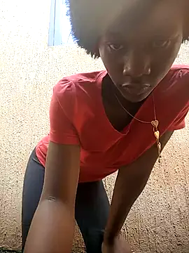 Snapshot of Petite_li chatting on December 14, 2025, 7:47 am Petite li online show from December 14, 2025, 7:47 am