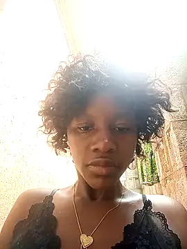 Snapshot of Petite_li chatting on January 13, 2026, 6:17 am Petite li online show from January 13, 2026, 6:17 am