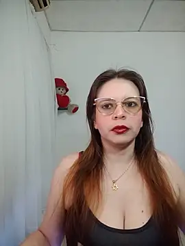 lorenitabella online show from June 3, 2026, 8:48 am