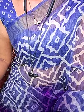 Snapshot of XBHUUME chatting on March 17, 2025, 5:27 pm XBHUUME online show from March 17, 2025, 5:27 pm