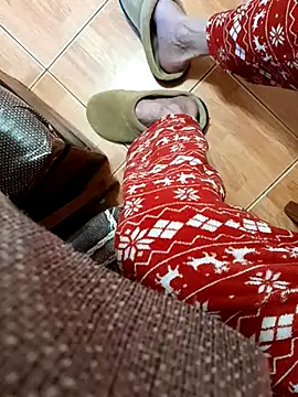 feet toes online show from February 22, 2025, 5:44 am