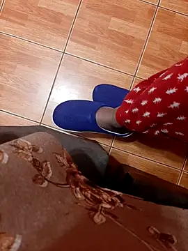 feet toes online show from November 24, 2025, 6:02 am