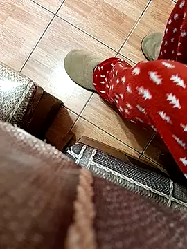 feet toes online show from February 27, 2025, 5:29 am