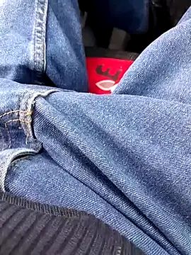 feet toes online show from March 11, 2025, 1:23 pm