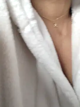 Snapshot of Molly_newman6 chatting on November 24, 2025, 6:19 pm Molly newman6 online show from November 24, 2025, 6:19 pm