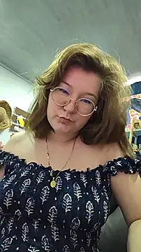 Snapshot of HunnyyLove chatting on January 19, 2026, 2:32 pm HunnyyLove online show from January 19, 2026, 2:32 pm