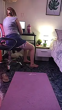 Snapshot of HunnyyLove chatting on February 9, 2026, 2:59 pm HunnyyLove online show from February 9, 2026, 2:59 pm