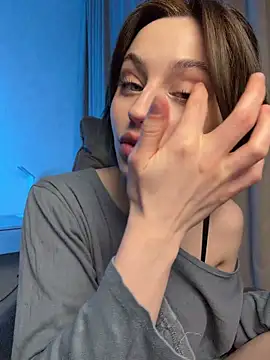 Snapshot of Camilla_Railian chatting on May 5, 2026, 9:07 pm Camilla Railian online show from May 5, 2026, 9:07 pm