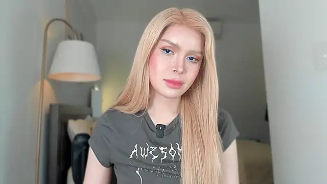 JohannaRodriguez69 online show from July 17, 2026, 4:43 am