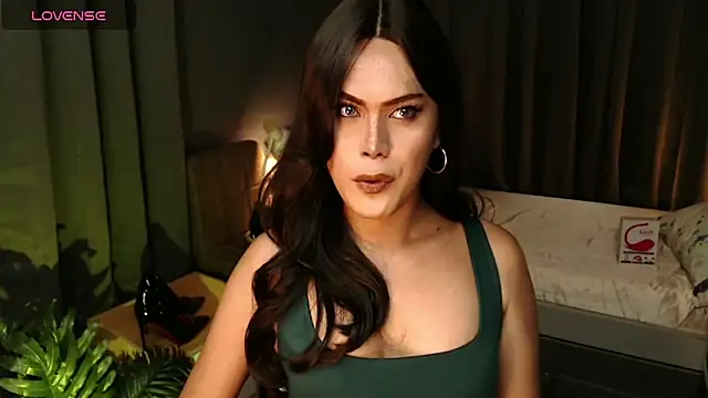 SweetieZeveey  online show from December 20, 2025, 3:15 pm