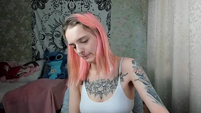 Snapshot of Cutie_Adelia chatting on February 16, 2025, 11:16 am Cutie Adelia online show from February 16, 2025, 11:16 am