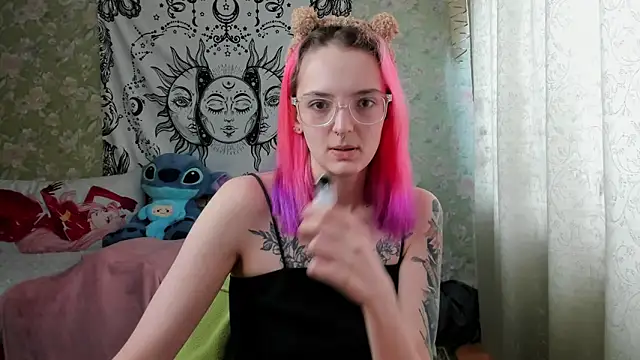 Snapshot of Cutie_Adelia chatting on February 28, 2025, 7:37 am Cutie Adelia online show from February 28, 2025, 7:37 am