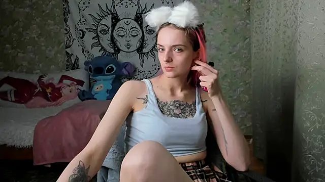 Snapshot of Cutie_Adelia chatting on March 10, 2025, 1:21 pm Cutie Adelia online show from March 10, 2025, 1:21 pm