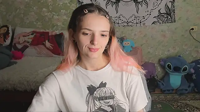 Snapshot of Cutie_Adelia chatting on October 8, 2025, 8:38 am Cutie Adelia online show from October 8, 2025, 8:38 am