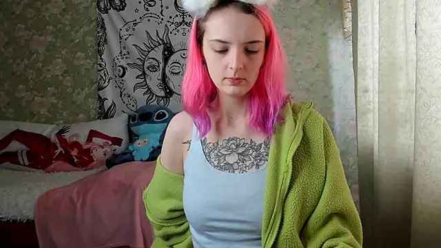 Snapshot of Cutie_Adelia chatting on March 11, 2025, 8:19 am Cutie Adelia online show from March 11, 2025, 8:19 am