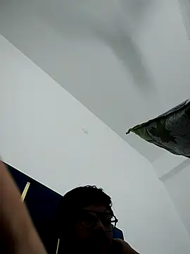 Snapshot of alex78265 chatting on February 4, 2026, 4:35 pm alex78265 online show from February 4, 2026, 4:35 pm