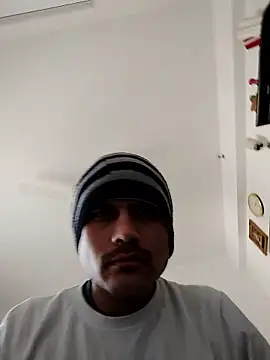 Snapshot of alex78265 chatting on January 17, 2026, 10:52 am alex78265 online show from January 17, 2026, 10:52 am