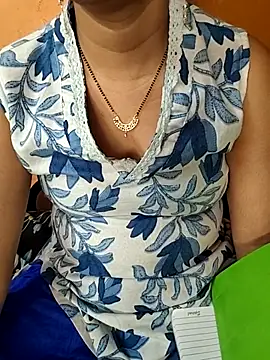 Snapshot of Diya_143 chatting on June 10, 2026, 5:08 am Diya 143 online show from June 10, 2026, 5:08 am