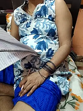 Snapshot of Diya_143 chatting on June 7, 2026, 7:13 am Diya 143 online show from June 7, 2026, 7:13 am
