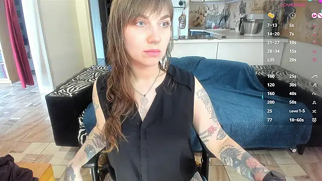 StacyTigerr online show from May 13, 2026, 11:50 am