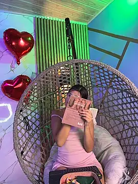 Snapshot of brenda_moris01 chatting on February 19, 2026, 10:18 pm brenda moris01 online show from February 19, 2026, 10:18 pm