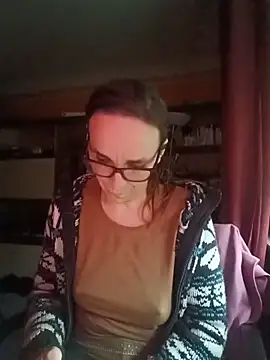 Dettybitch40 online show from December 15, 2025, 1:17 pm