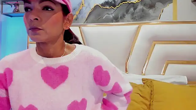 HannaPetit online show from September 29, 2025, 11:38 am