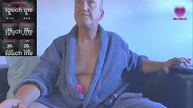 Snapshot of openminddaddy chatting on July 12, 2026, 5:52 am openminddaddy online show from July 12, 2026, 5:52 am