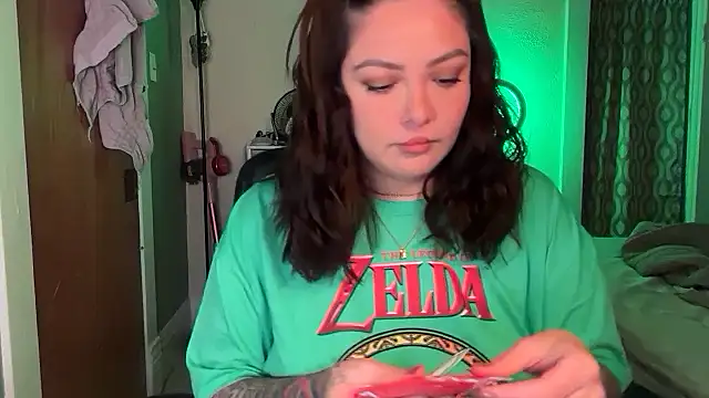 nativepumpkin95 online show from October 31, 2025, 12:18 am