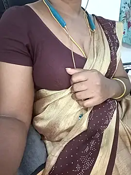 Snapshot of Tamil-hotwife chatting on June 12, 2026, 9:01 pm Tamil-hotwife online show from June 12, 2026, 9:01 pm
